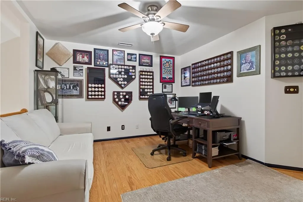 Williamsburg, Virginia 23188, United States, 3 Bedrooms Bedrooms, ,3 BathroomsBathrooms,Residential,Active,248044