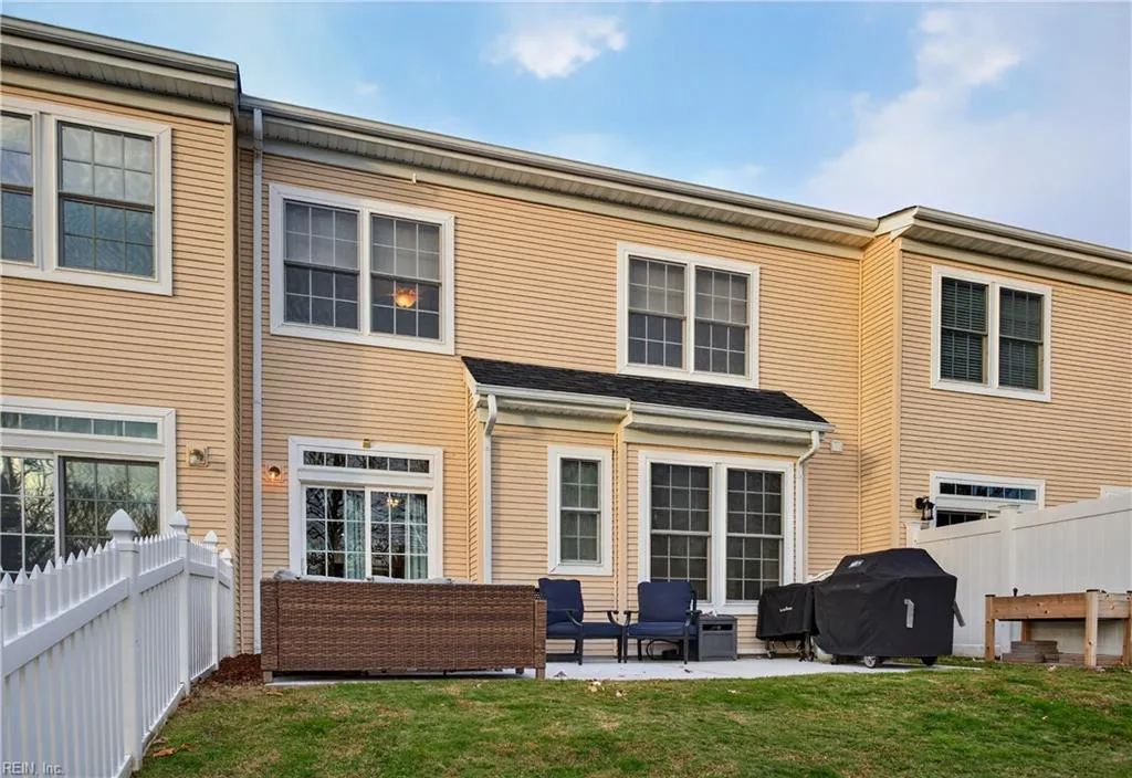 Williamsburg, Virginia 23188, United States, 3 Bedrooms Bedrooms, ,3 BathroomsBathrooms,Residential,Active,248044