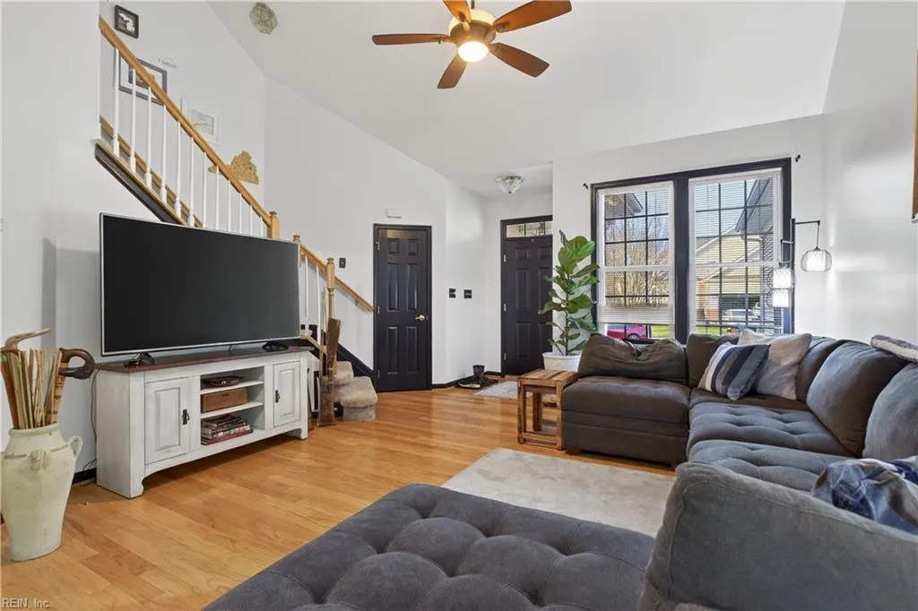 Williamsburg, Virginia 23188, United States, 3 Bedrooms Bedrooms, ,3 BathroomsBathrooms,Residential,Active,248044