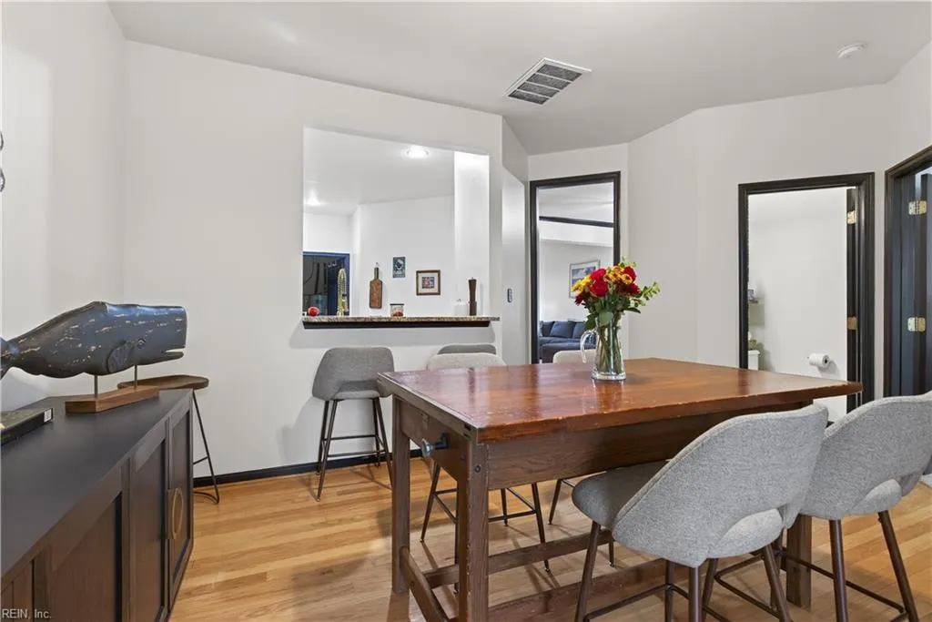 Williamsburg, Virginia 23188, United States, 3 Bedrooms Bedrooms, ,3 BathroomsBathrooms,Residential,Active,248044