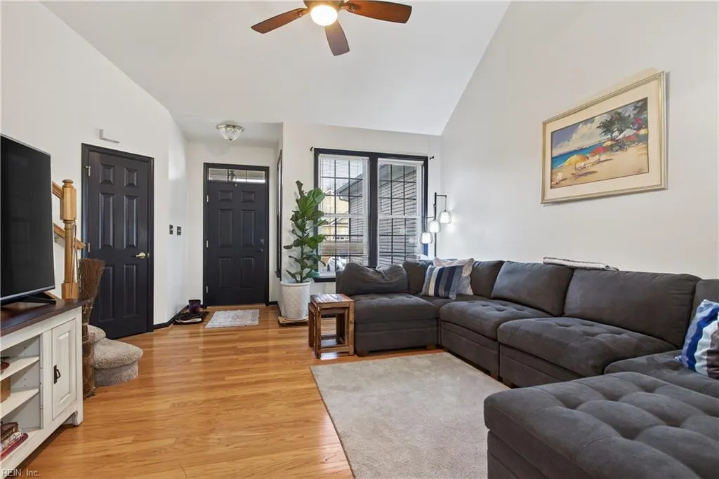 Williamsburg, Virginia 23188, United States, 3 Bedrooms Bedrooms, ,3 BathroomsBathrooms,Residential,Active,248044