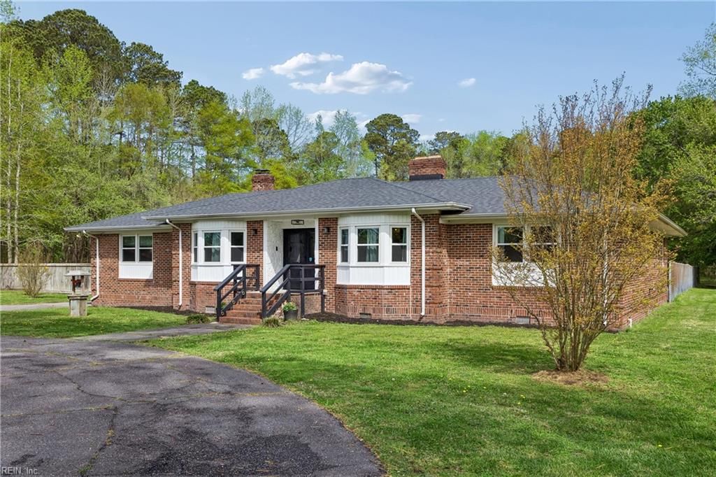 Photo of 4744 Sunray Avenue, Chesapeake, VA 23321 (MLS # 10628510)