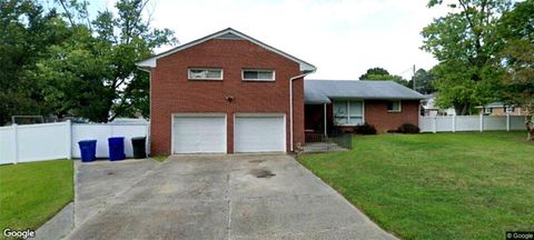 Photo of 17 Warren Drive, Newport News, VA 23608 (MLS # 10632956)