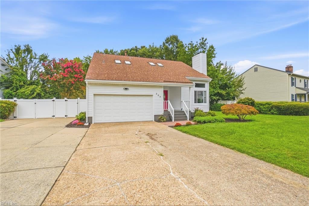 Photo of 203 Leftwich Court, Hampton, VA 23664 (MLS # 10650794)