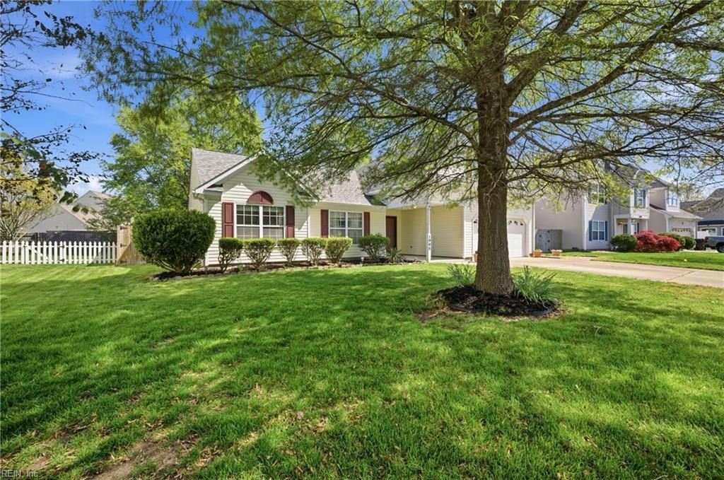 Photo of 1008 Hawthorne Farm Terrace, Virginia Beach, VA 23454 (MLS # 10628487)
