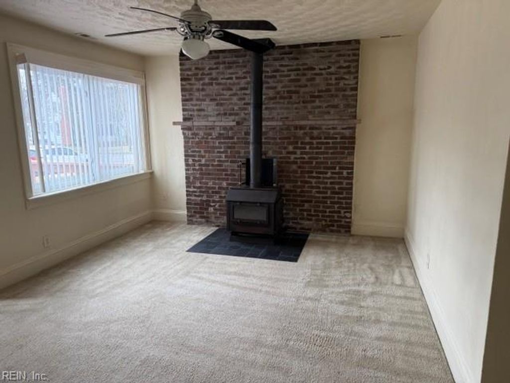 Photo of 156 Leicester Avenue, Norfolk, VA 23503 (MLS # 10615158)