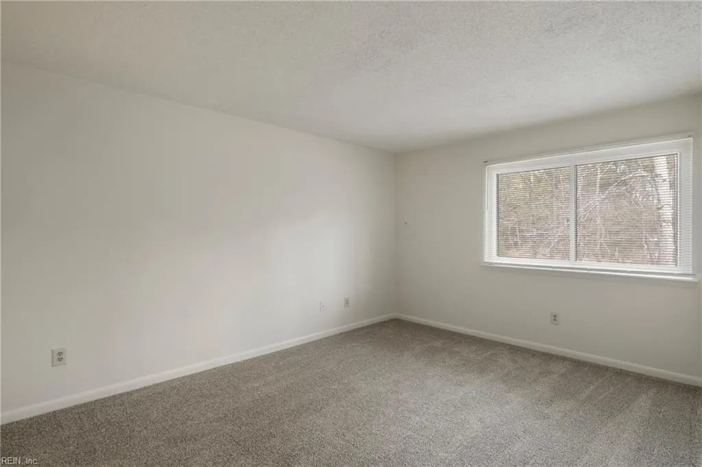 Virginia Beach, Virginia 23452, United States, 2 Bedrooms Bedrooms, ,2 BathroomsBathrooms,Residential,Pending,14225