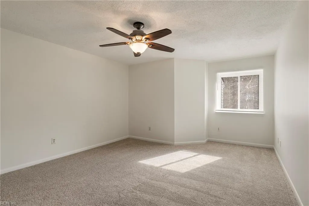 Virginia Beach, Virginia 23452, United States, 2 Bedrooms Bedrooms, ,2 BathroomsBathrooms,Residential,Pending,14225