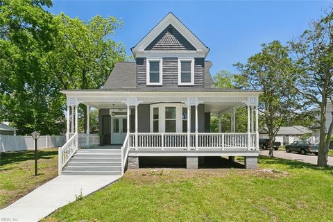 Single Family Residence in Hampton VA 4411 Victoria Boulevard.jpg