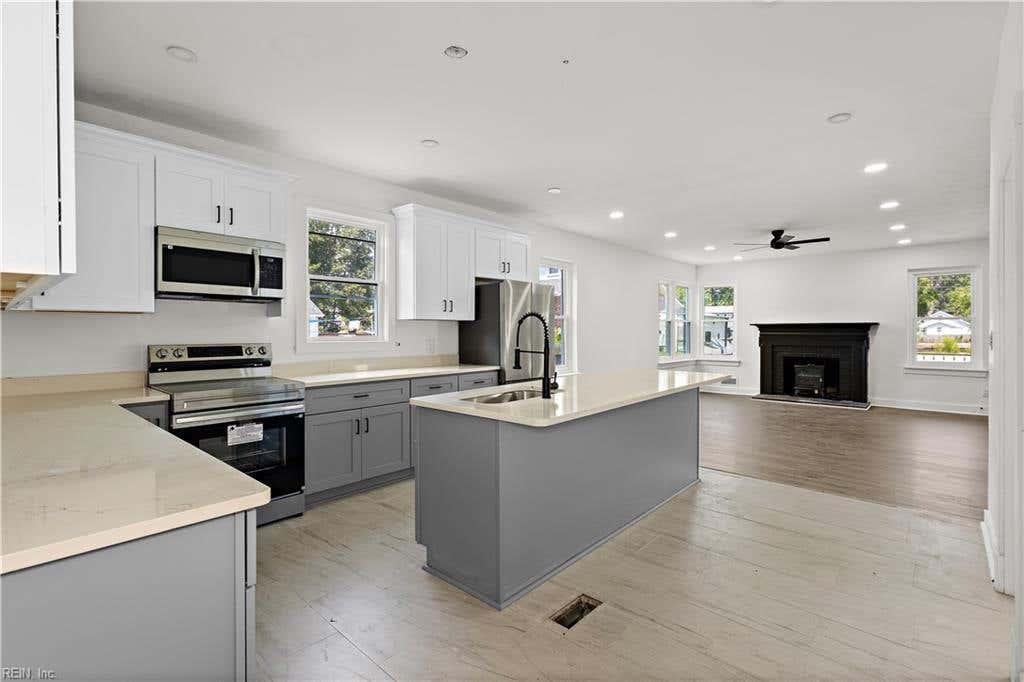 Photo of 161 Lasalle Avenue, Hampton, VA 23661 (MLS # 10649931)