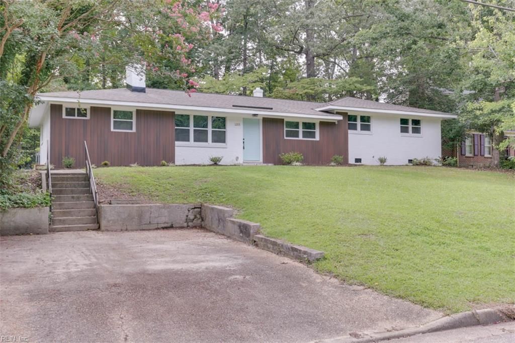 Photo of 233 Christopher Wren Road, Williamsburg, VA 23185 (MLS # 10614585)