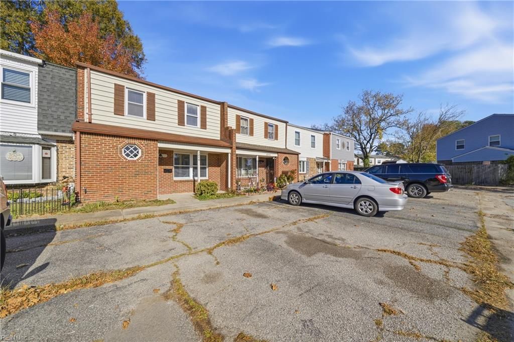 Photo of 3248 Yorkborough Way, Virginia Beach, VA 23453 (MLS # 10610326)