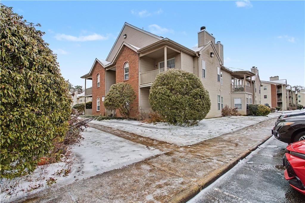 Photo of 514 Thorncliff Drive #202, Newport News, VA 23608 (MLS # 10617976)