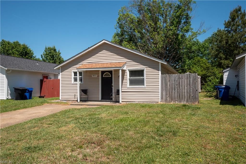 Photo of 3851 Sugar Creek Lane, Portsmouth, VA 23703 (MLS # 10632287)