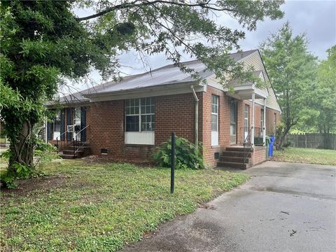 702 Howard PL Norfolk VA 23504