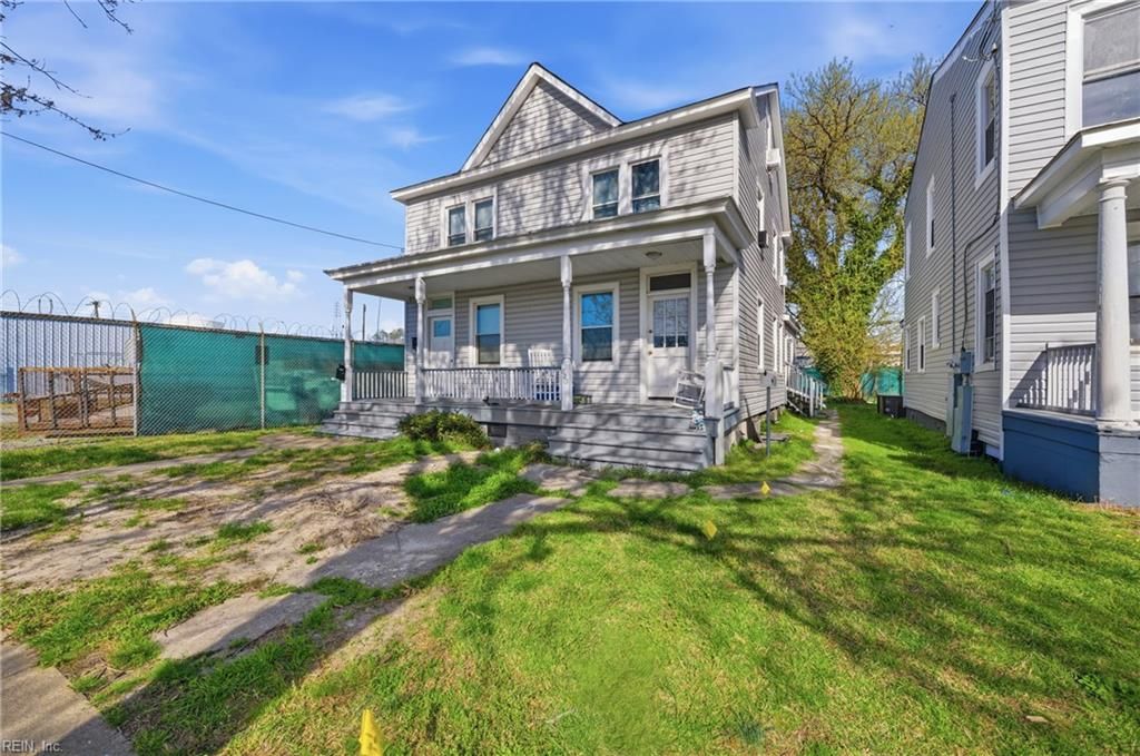 Photo of 821 Mount Vernon Avenue #B, Portsmouth, VA 23707 (MLS # 10626625)