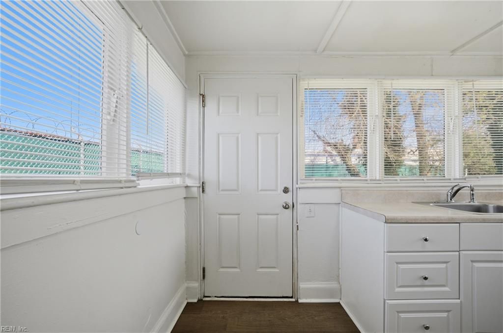 Photo of 821 Mount Vernon Avenue #B, Portsmouth, VA 23707 (MLS # 10626625)