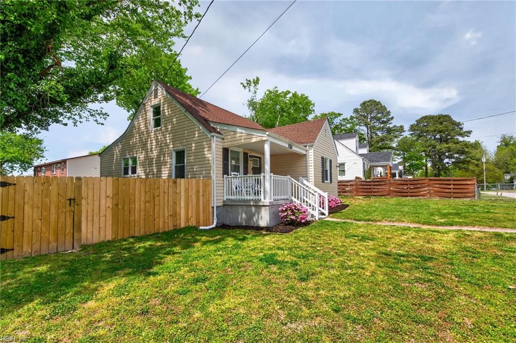 Photo of 7431 Tyndale Court, Norfolk, VA 23505 (MLS # 10630377)