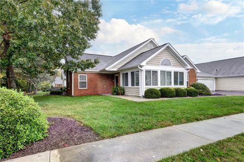 Photo of 102 Rainbrook Way, Yorktown, VA 23692 (MLS # 10608097) Photo of 102 Rainbrook Way, Yorktown, VA 23692 (MLS # 10608097)