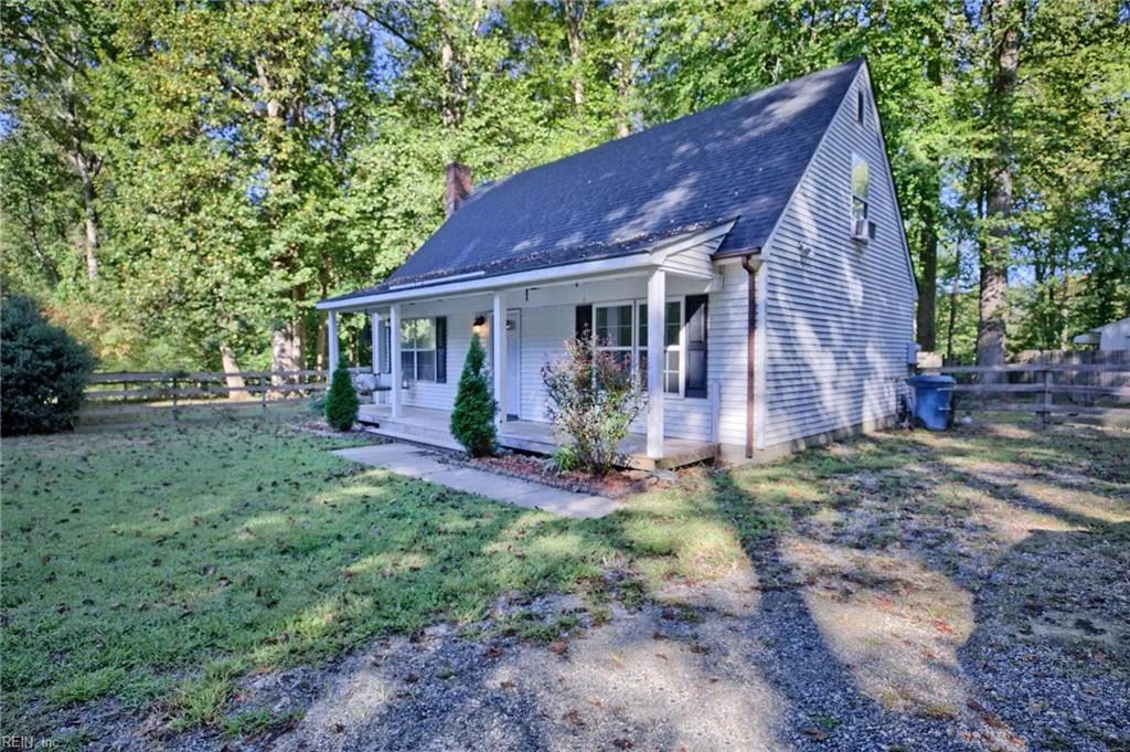 3931 Crosscreek Lane