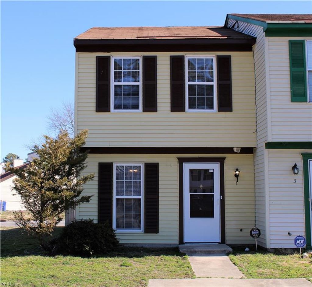 Photo of 1 Peachtree Court, Portsmouth, VA 23703 (MLS # 10632869)