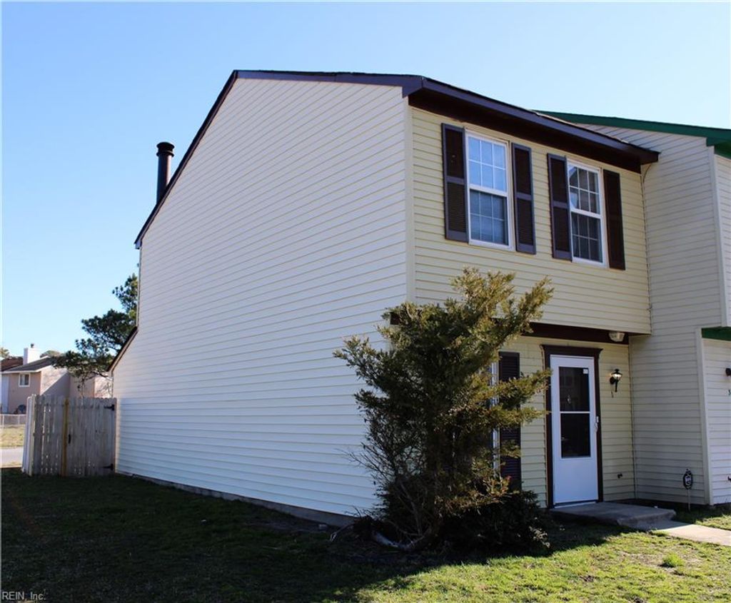 Photo of 1 Peachtree Court, Portsmouth, VA 23703 (MLS # 10632869)