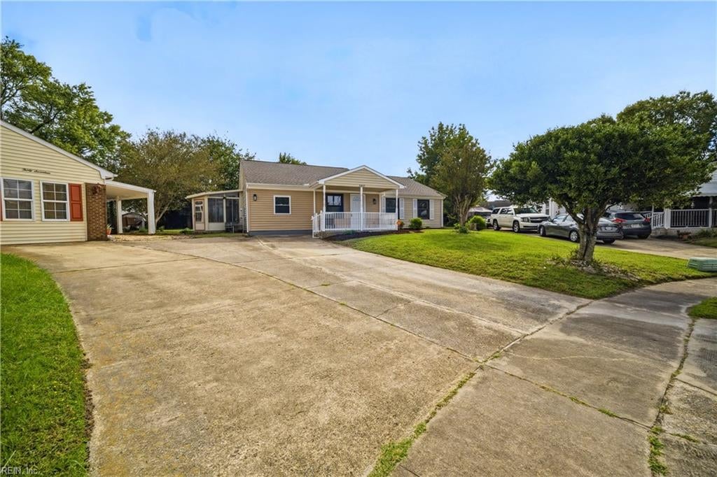 Photo of 3019 Roundtable Drive, Chesapeake, VA 23323 (MLS # 10657719)