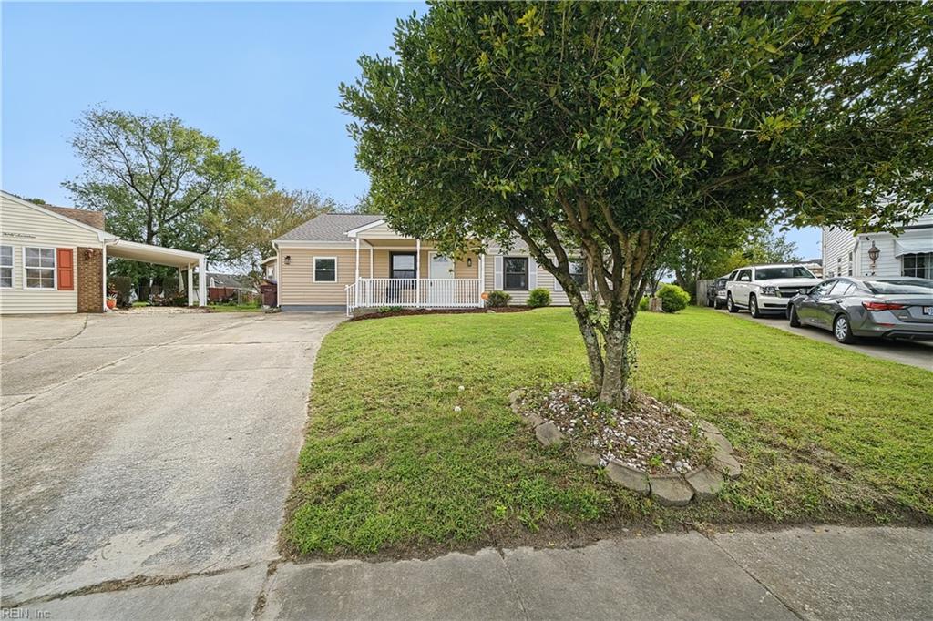 Photo of 3019 Roundtable Drive, Chesapeake, VA 23323 (MLS # 10657719)