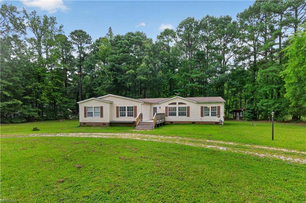 Photo of 6807 Short Lane, Gloucester, VA 23061 (MLS # 10647488)