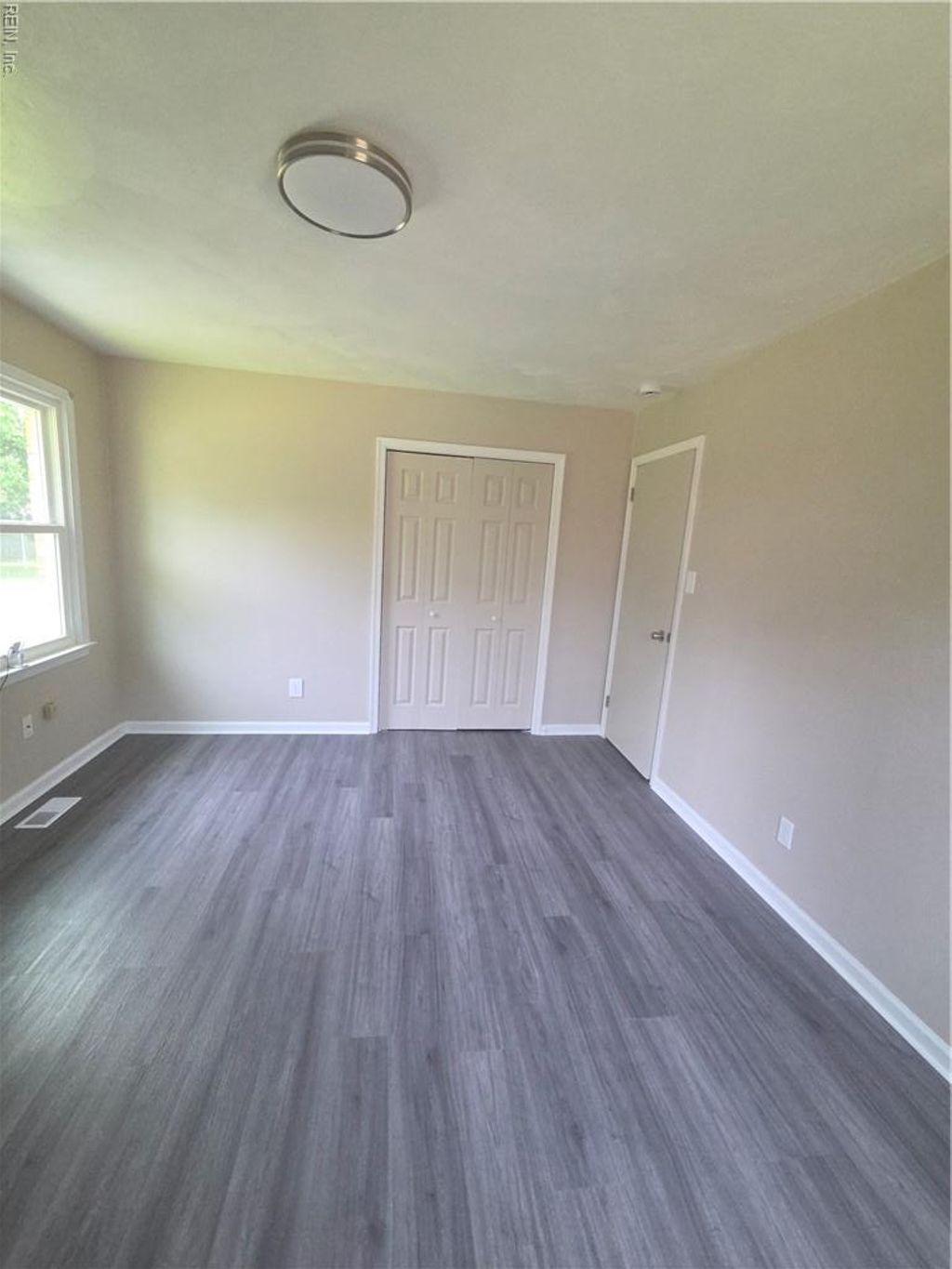 Photo of 129 Elm Avenue Avenue, Portsmouth, VA 23704 (MLS # 10618602)