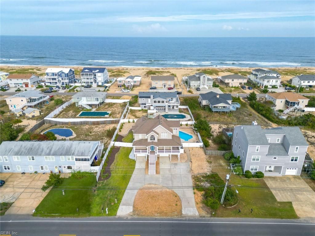 Photo of 3252 Sandpiper Road, Virginia Beach, VA 23456 (MLS # 10627253)