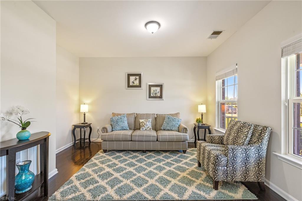 1925 Dale Greene PL