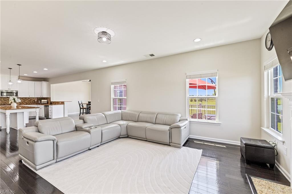 1925 Dale Greene PL