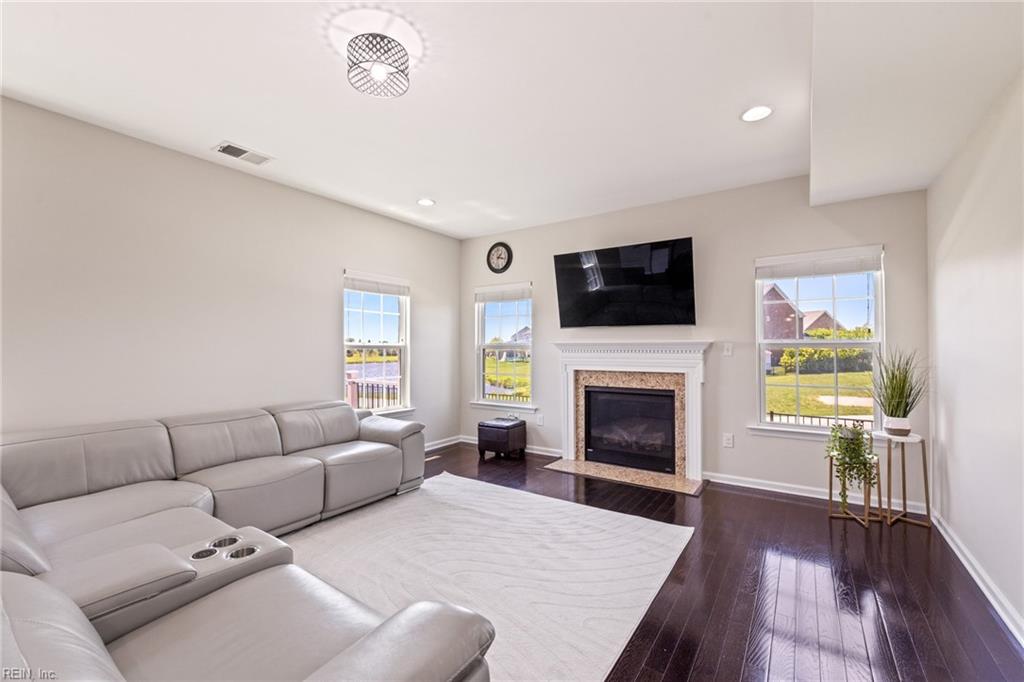 1925 Dale Greene PL
