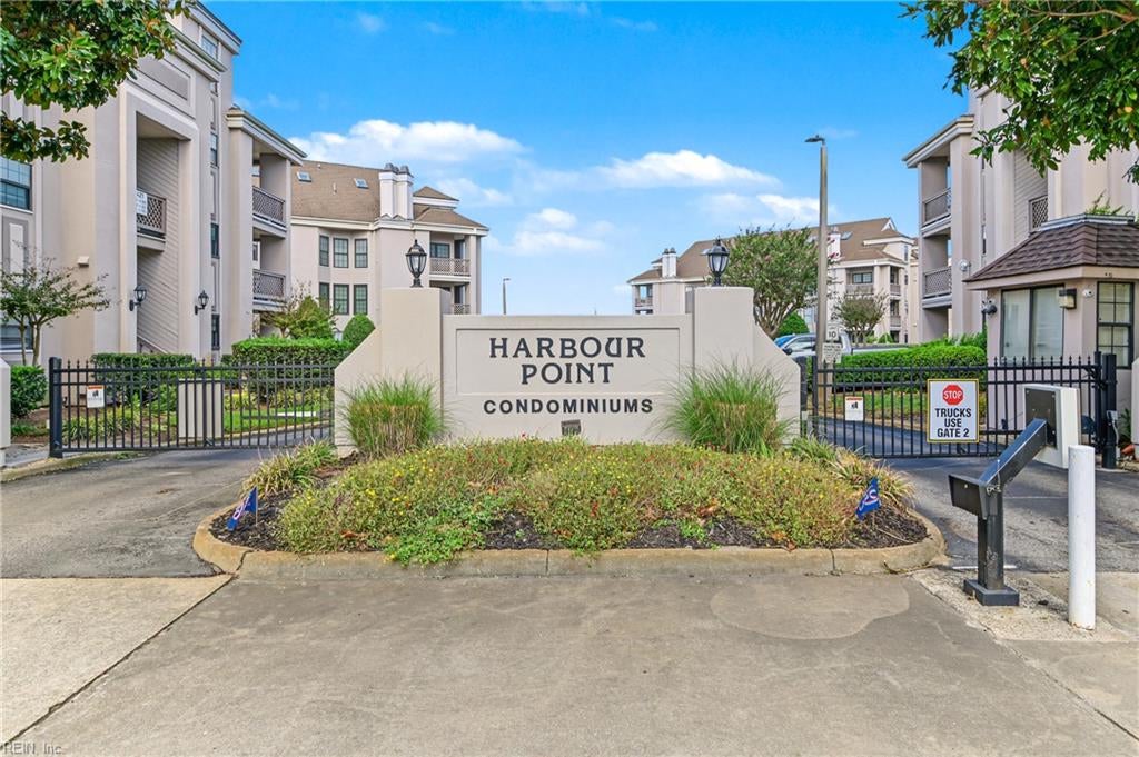 Photo of 405 Harbour Point #Unit, Virginia Beach, VA 23451 (MLS # 10659214)