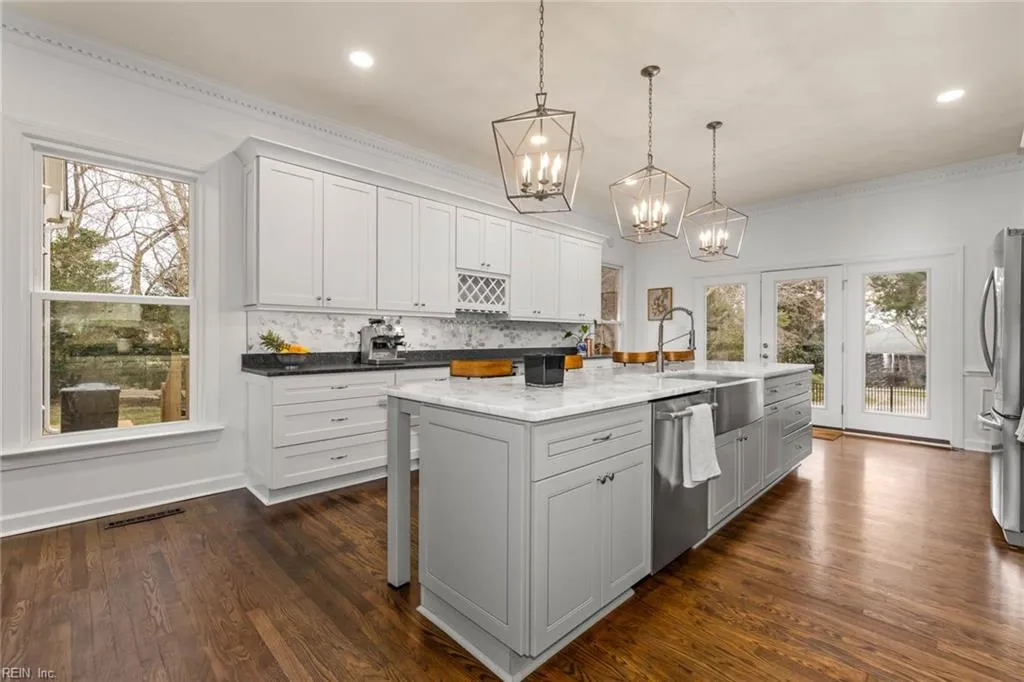 Virginia Beach, Virginia 23454, United States, 5 Bedrooms Bedrooms, ,4 BathroomsBathrooms,Residential,Pending,77899