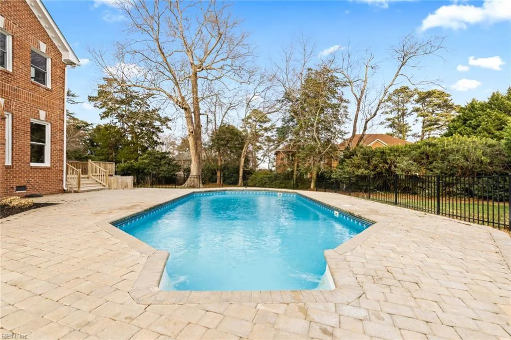 Virginia Beach, Virginia 23454, United States, 5 Bedrooms Bedrooms, ,4 BathroomsBathrooms,Residential,Pending,77899