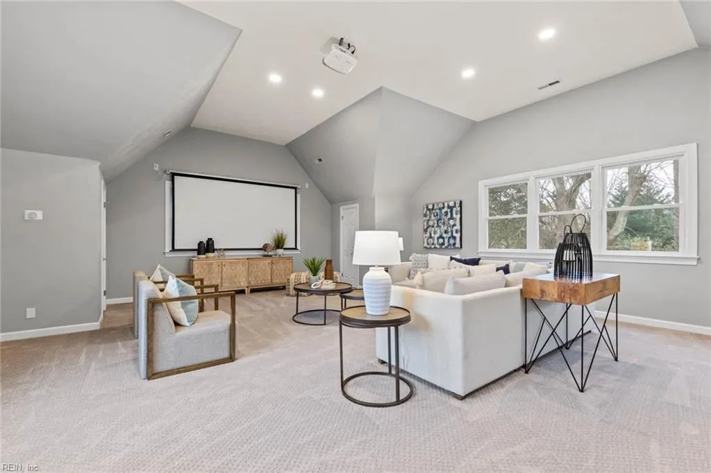 Virginia Beach, Virginia 23454, United States, 5 Bedrooms Bedrooms, ,4 BathroomsBathrooms,Residential,Pending,77899