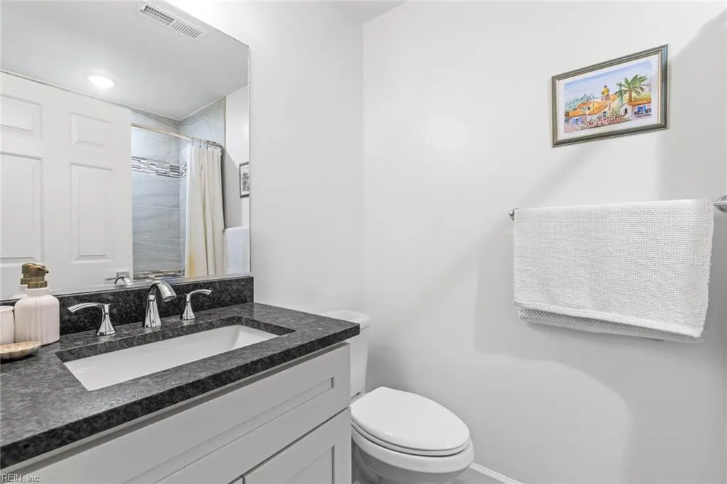 Virginia Beach, Virginia 23454, United States, 5 Bedrooms Bedrooms, ,4 BathroomsBathrooms,Residential,Pending,77899