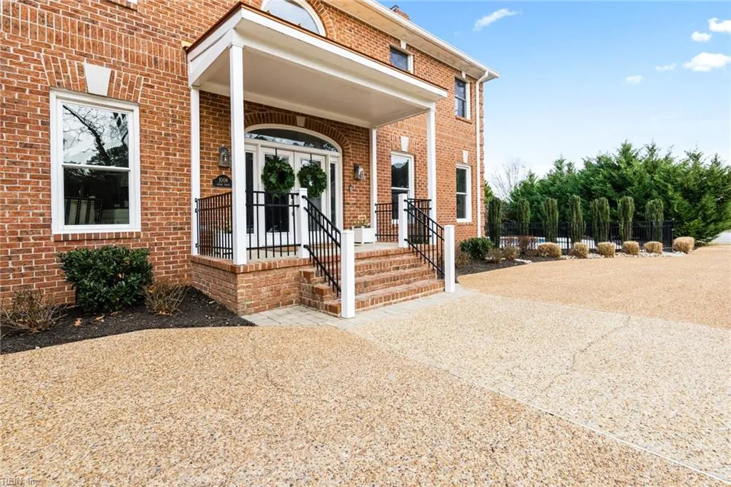 Virginia Beach, Virginia 23454, United States, 5 Bedrooms Bedrooms, ,4 BathroomsBathrooms,Residential,Pending,77899