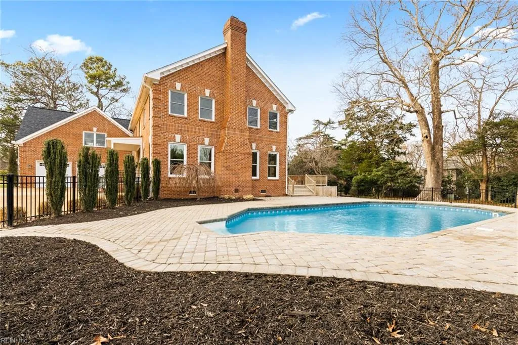 Virginia Beach, Virginia 23454, United States, 5 Bedrooms Bedrooms, ,4 BathroomsBathrooms,Residential,Pending,77899