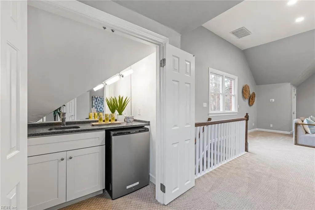 Virginia Beach, Virginia 23454, United States, 5 Bedrooms Bedrooms, ,4 BathroomsBathrooms,Residential,Pending,77899