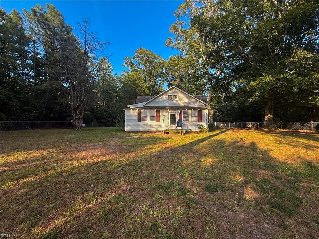 Photo of 17011 Longview Dr Drive, Smithfield, VA 23430 (MLS # 10651991)