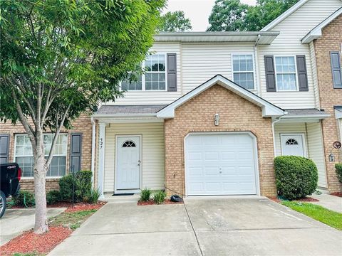 Photo of 527 Settlement Lane, Newport News, VA 23608 (MLS # 10633393)