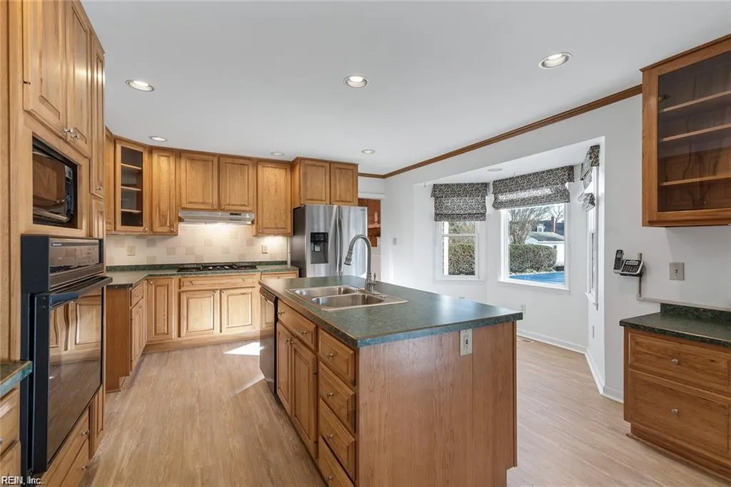 Poquoson, Virginia 23662, United States, 4 Bedrooms Bedrooms, ,3 BathroomsBathrooms,Residential,Pending,183159