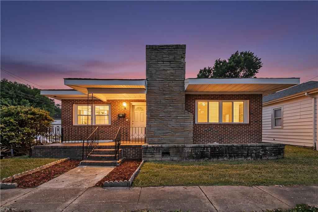 Photo of 2316 Effingham Street, Portsmouth, VA 23704 (MLS # 10639405)