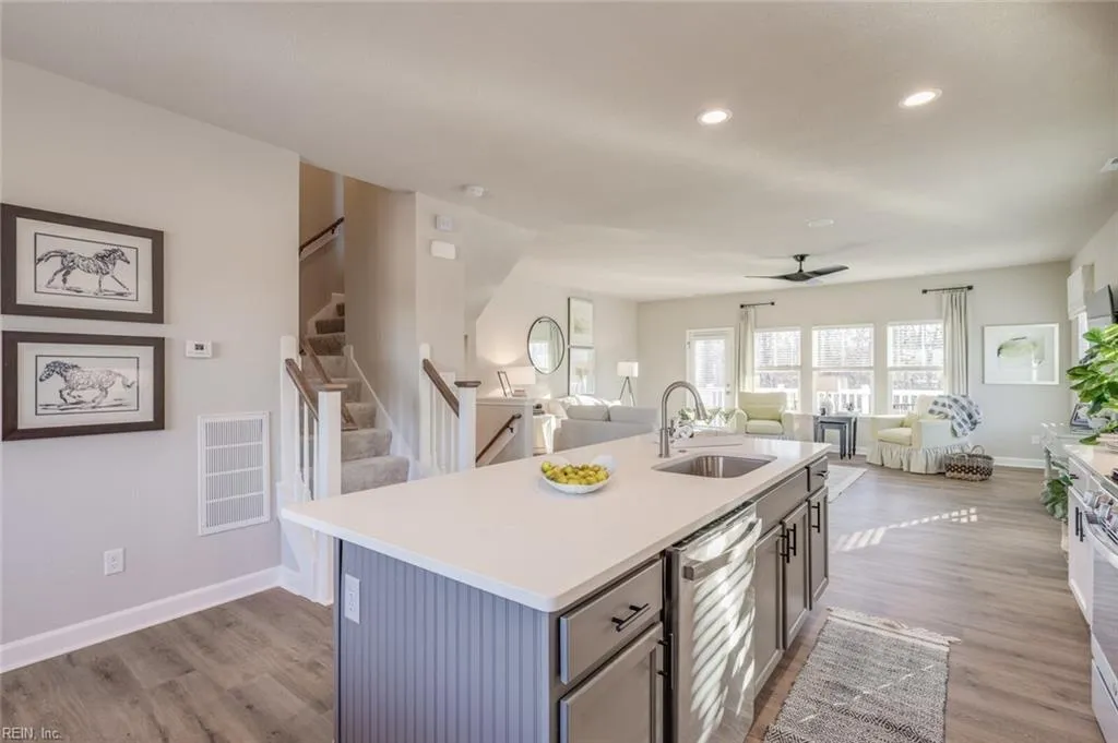 Suffolk, Virginia 23435, United States, 4 Bedrooms Bedrooms, ,4 BathroomsBathrooms,Residential,Pending,86270