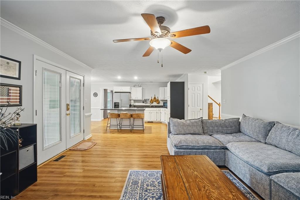 905 Edgewater DR