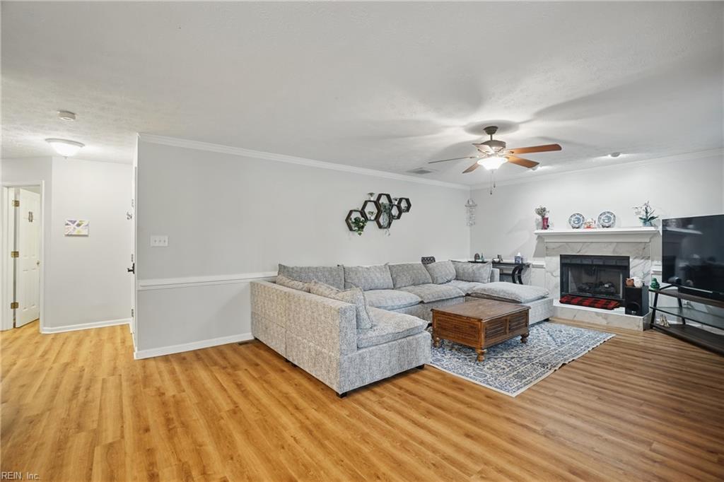 905 Edgewater DR