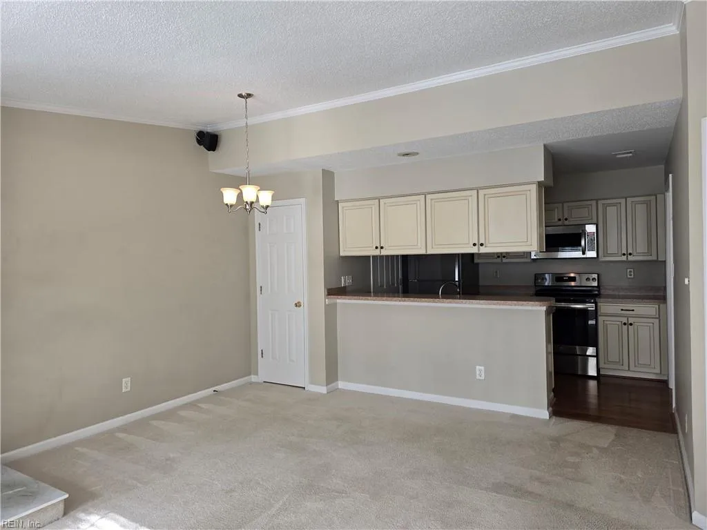 Chesapeake, Virginia 23320, United States, 2 Bedrooms Bedrooms, ,3 BathroomsBathrooms,Residential,Active,23240